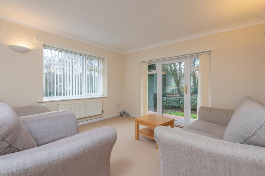 Flat Allerton Grange Vale in Leeds