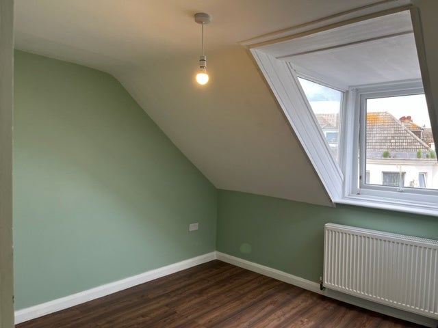 Flat Cheriton Place in Folkestone and Hythe District