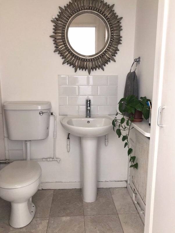 Room Cronin Street in Greater London