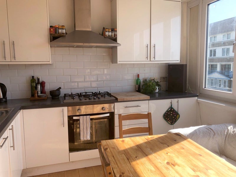 Room Cronin Street in Greater London