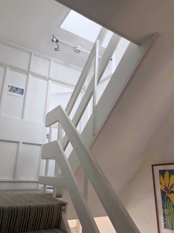 Room Cronin Street in Greater London