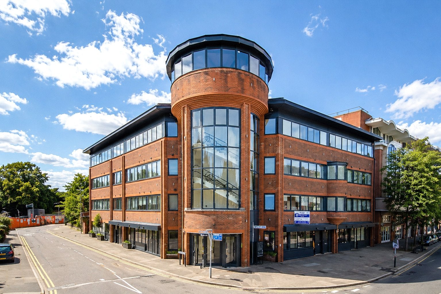Flat Goldsworth Road in Woking