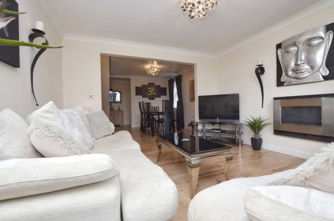 Flat Burton Road in Cudworth