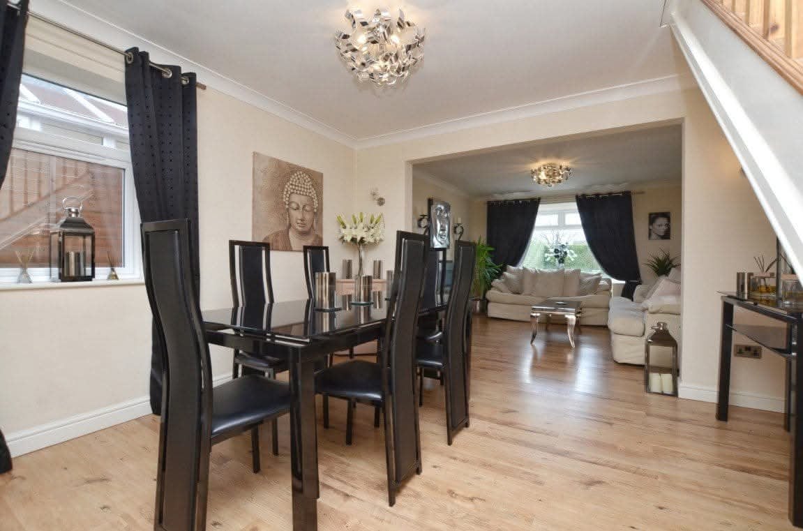 Flat Burton Road in Cudworth