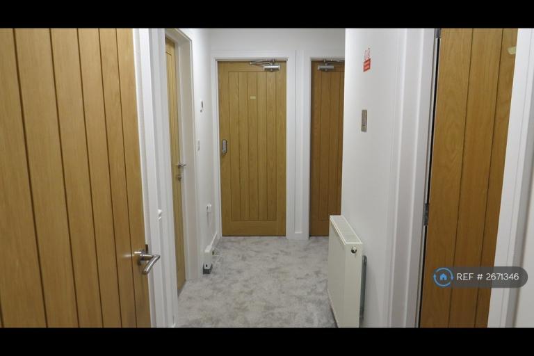 Room Garron Lane in South Ockendon