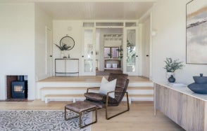 House Moores Place in Brentwood