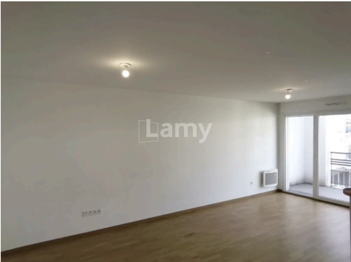 Flat Avenue Serge Dassault in Corbeil-Essonnes