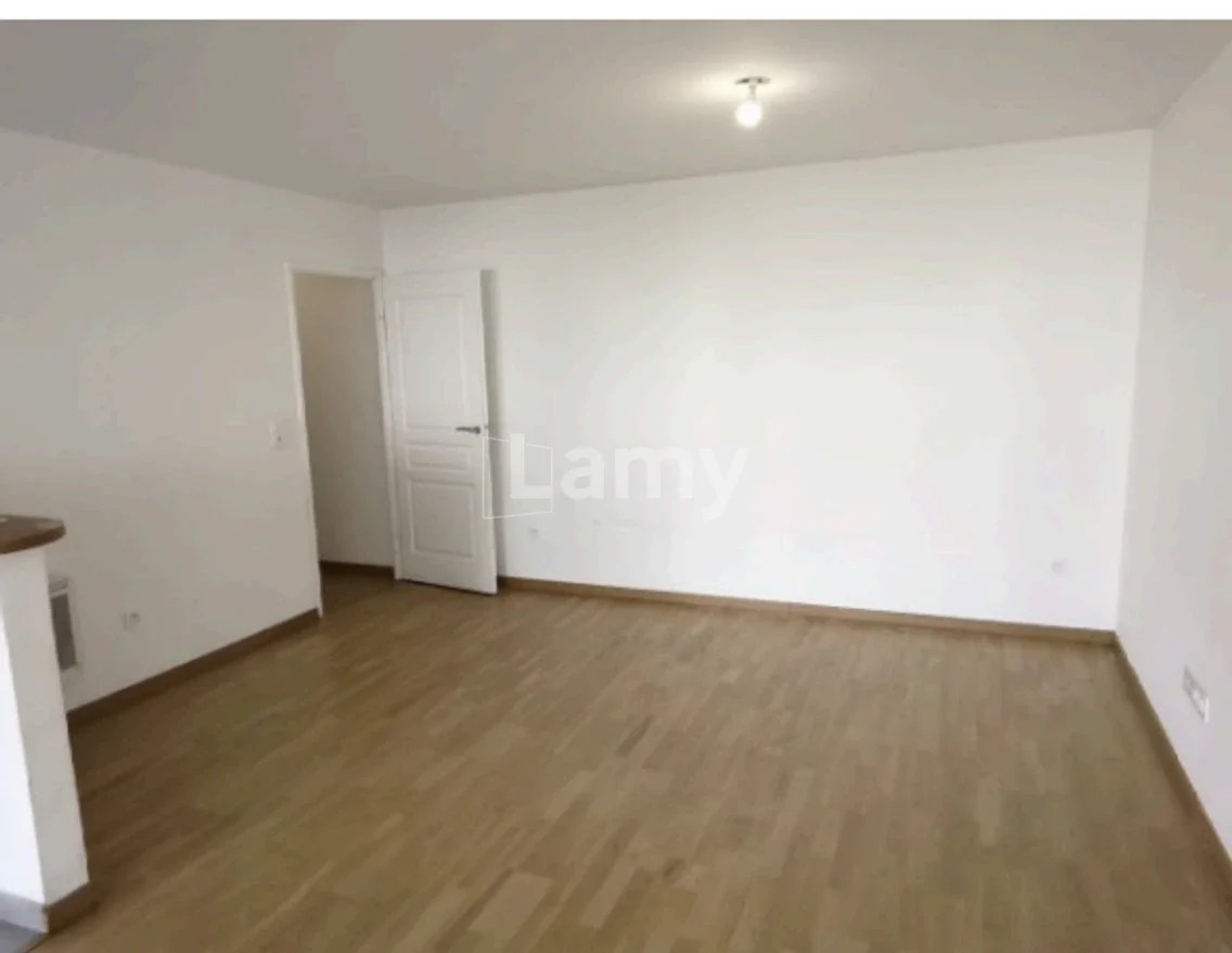 Flat Avenue Serge Dassault in Corbeil-Essonnes