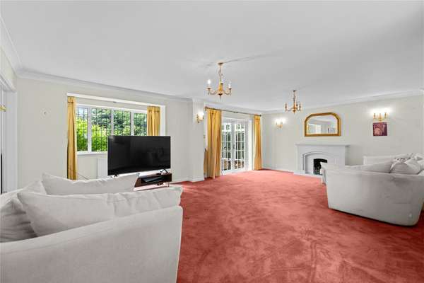 House Park Avenue in Surrey Heath