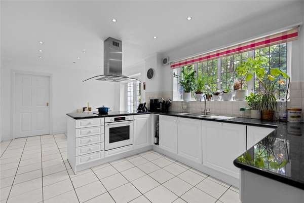 House Park Avenue in Surrey Heath