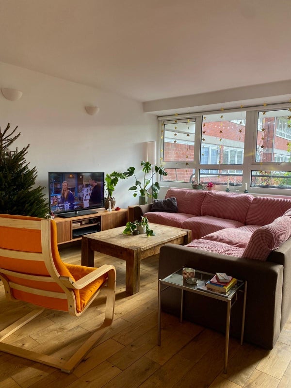 Room Shuttleworth Road in Greater London