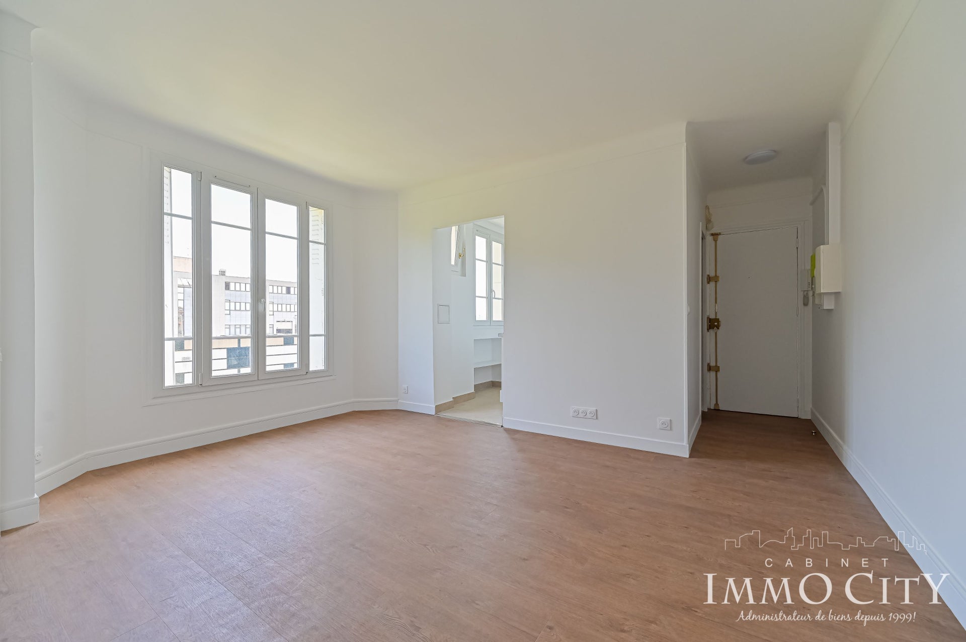 Flat Rue Guy de Gouyon du Verger in Arcueil