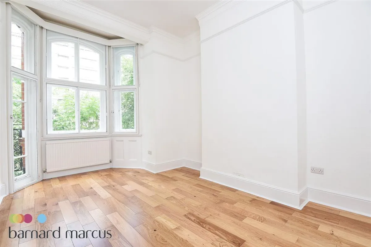 Flat Avonmore Place in Greater London