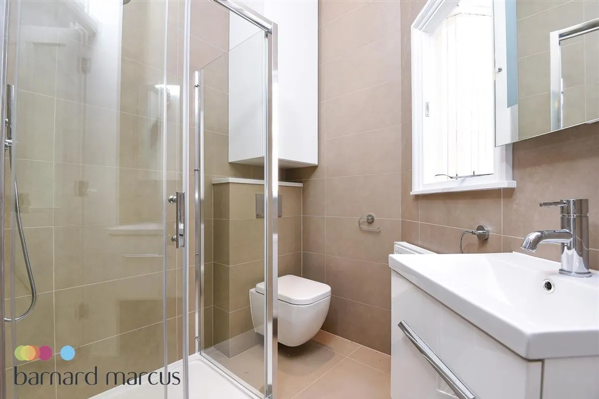 Flat Avonmore Place in Greater London