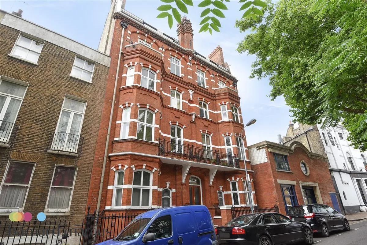 Flat Avonmore Place in Greater London