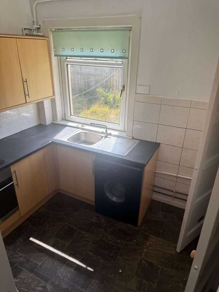 Flat Hillhouse Road in Blantyre
