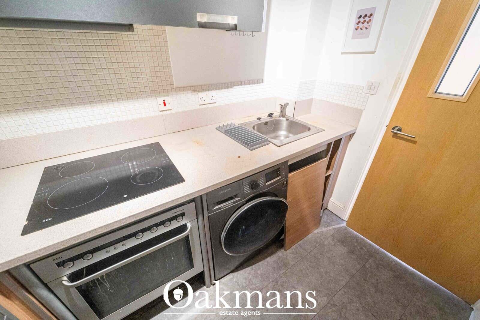 Flat Ladywood Middleway in Birmingham