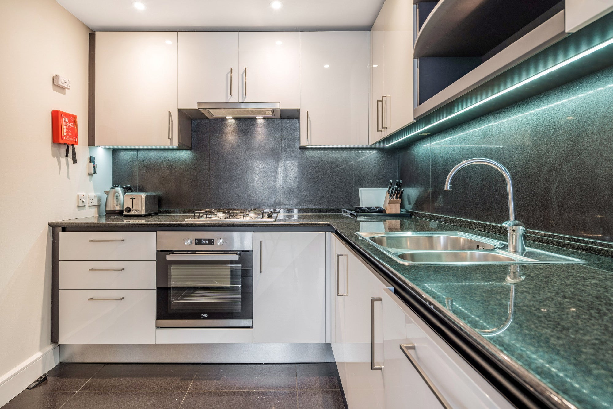 Flat Westferry Circus in Greater London