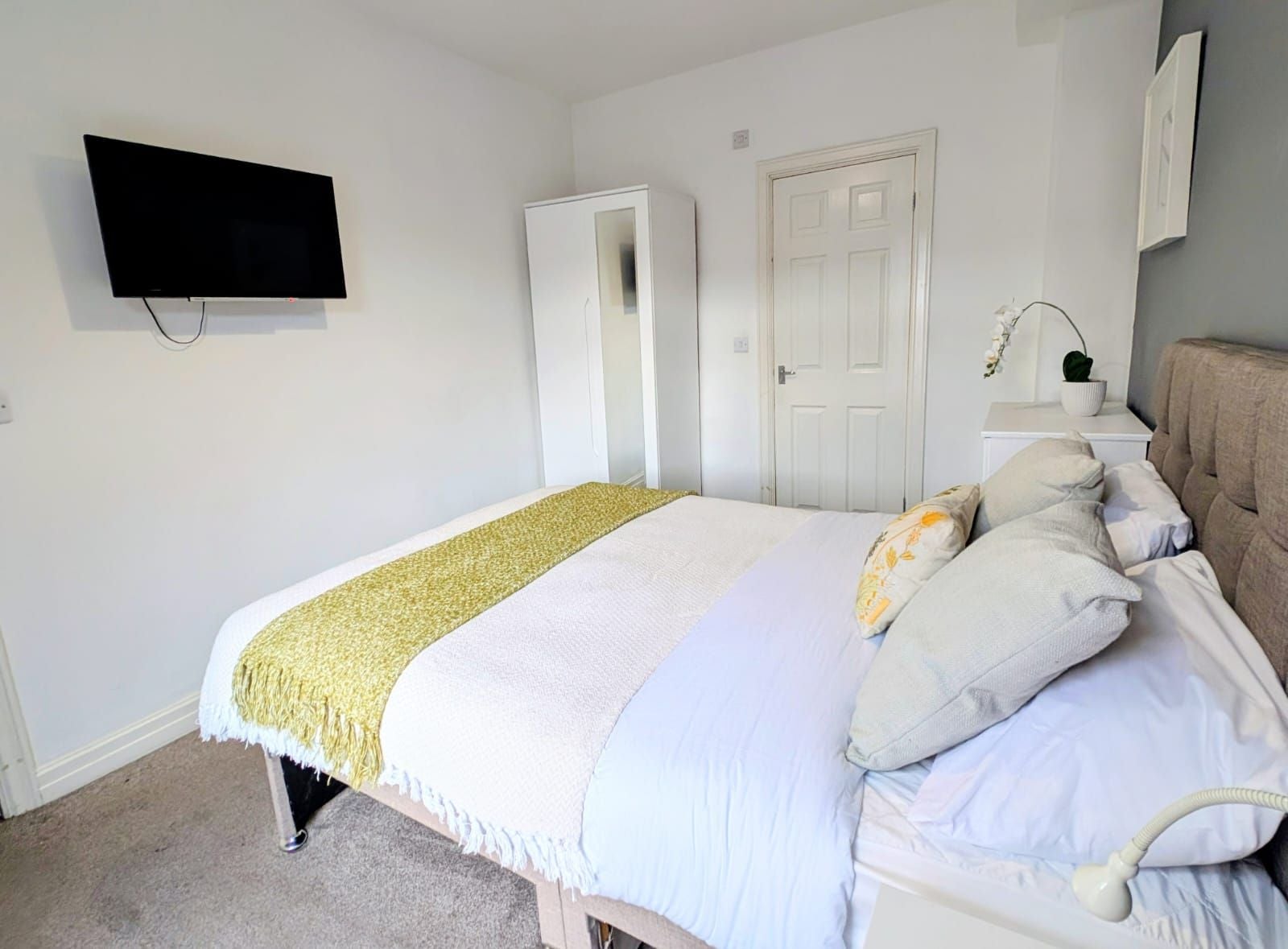 Room Lawton Street in Crewe