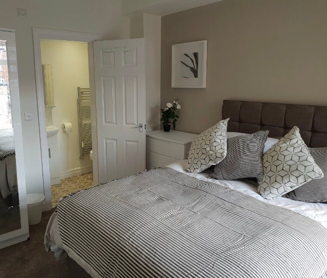 Room Lawton Street in Crewe