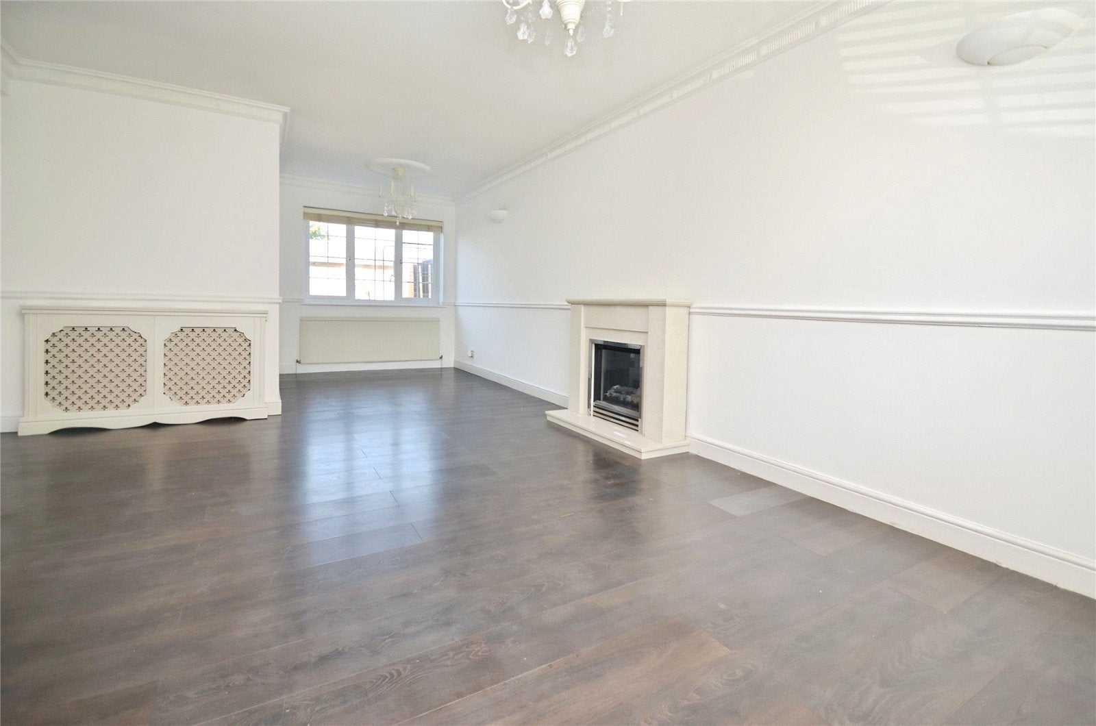 House Amberley Way in Greater London