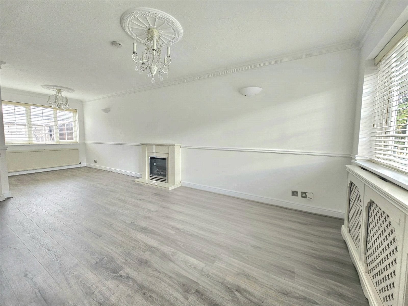 House Amberley Way in Greater London