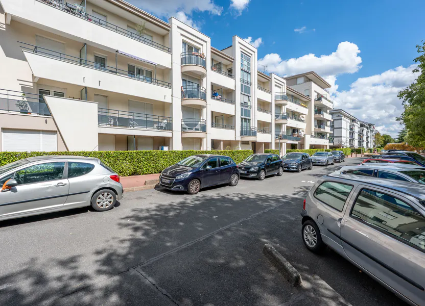 Flat Allée de la Salamandre in Créteil