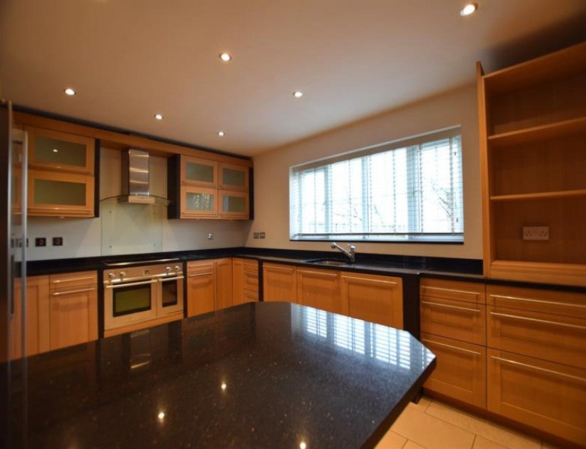 House Birkdale Close in Macclesfield