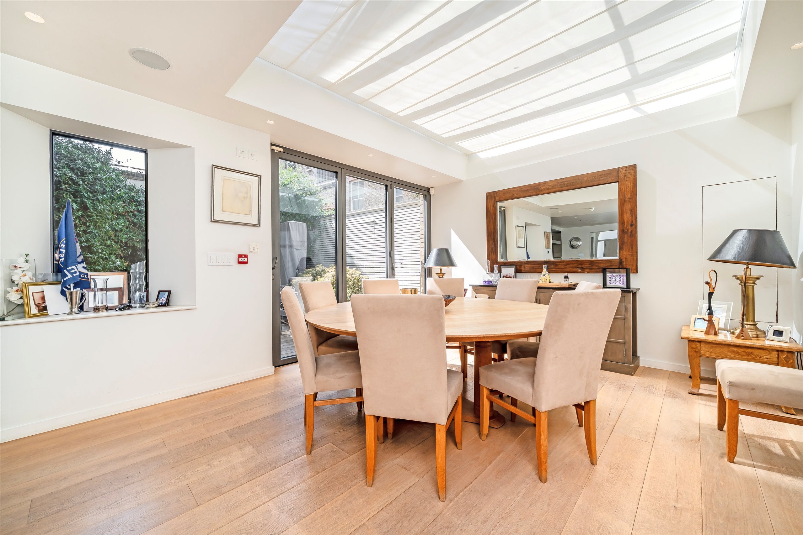 House Roland Way in Greater London