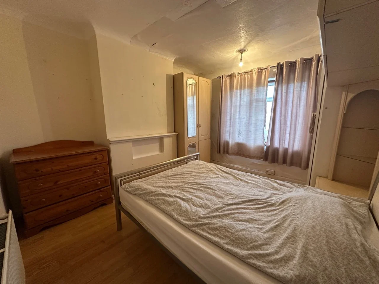 Room Sancroft Road in Greater London