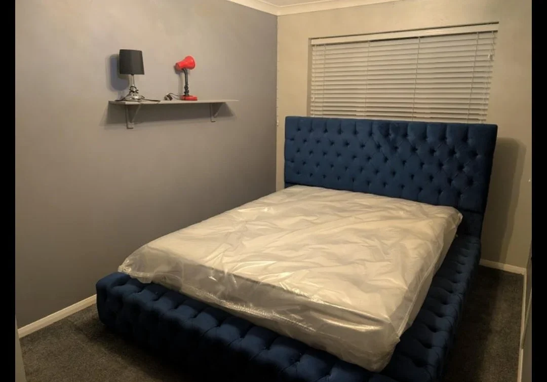 Room Mace Court in Tilbury
