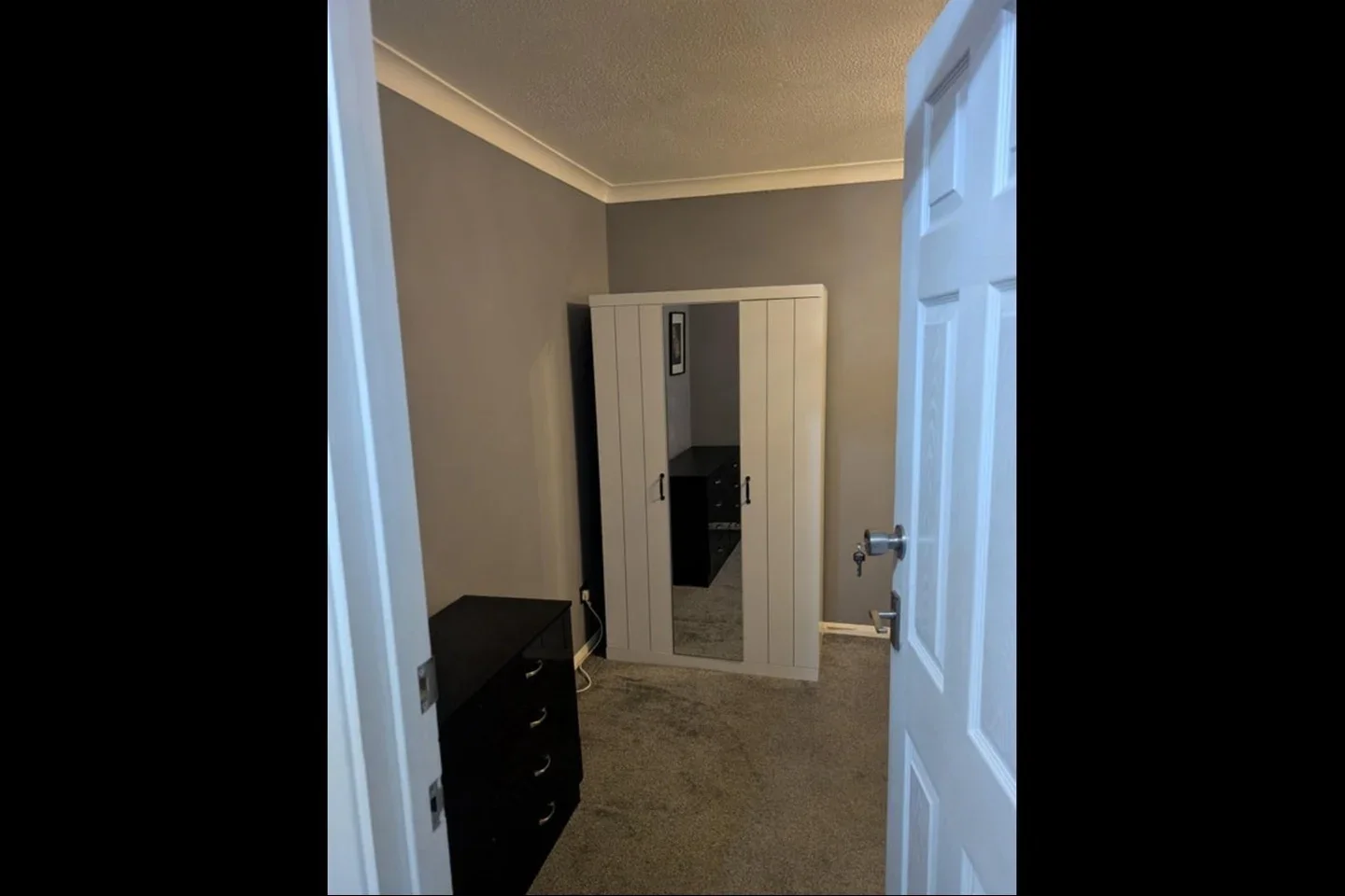 Room Mace Court in Tilbury