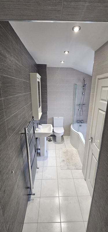 Room Downend Road in Bristol