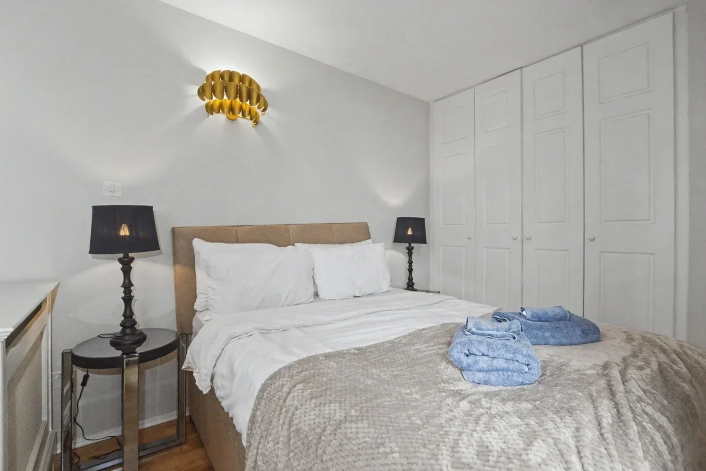 Flat Point W Access Road in Greater London