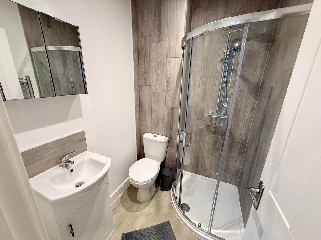 Room Gladys Avenue in Portsmouth