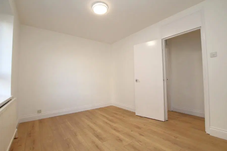Flat Bessborough Road in Greater London