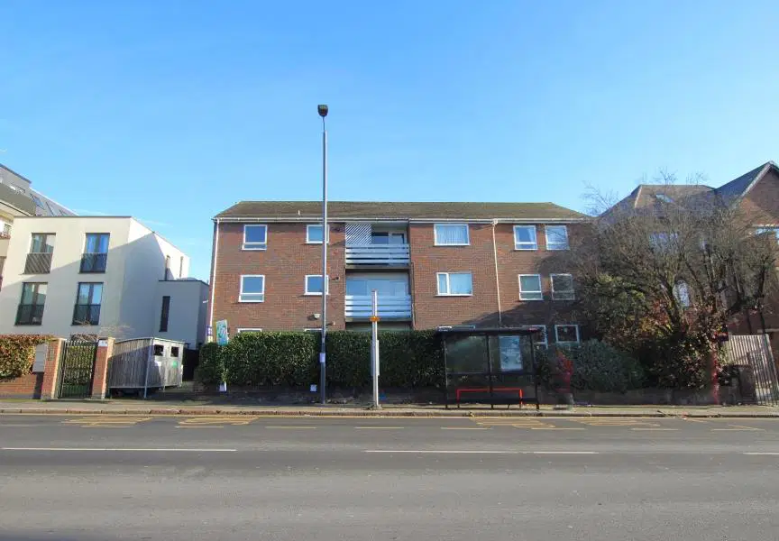 Flat Bessborough Road in Greater London