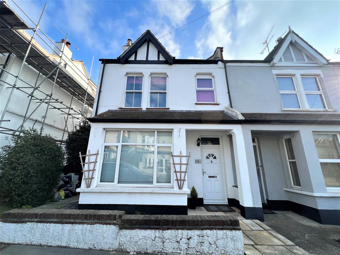 Flat Beach Avenue in Southend-on-Sea