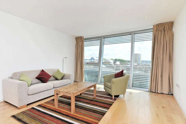 Flat Hester Road in Greater London