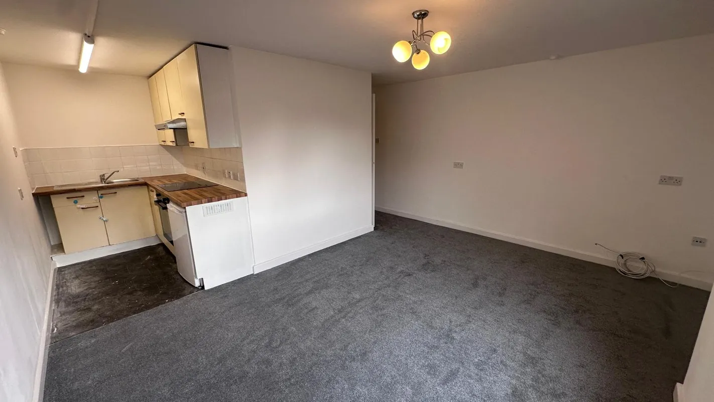Flat Dagenham Avenue in Greater London