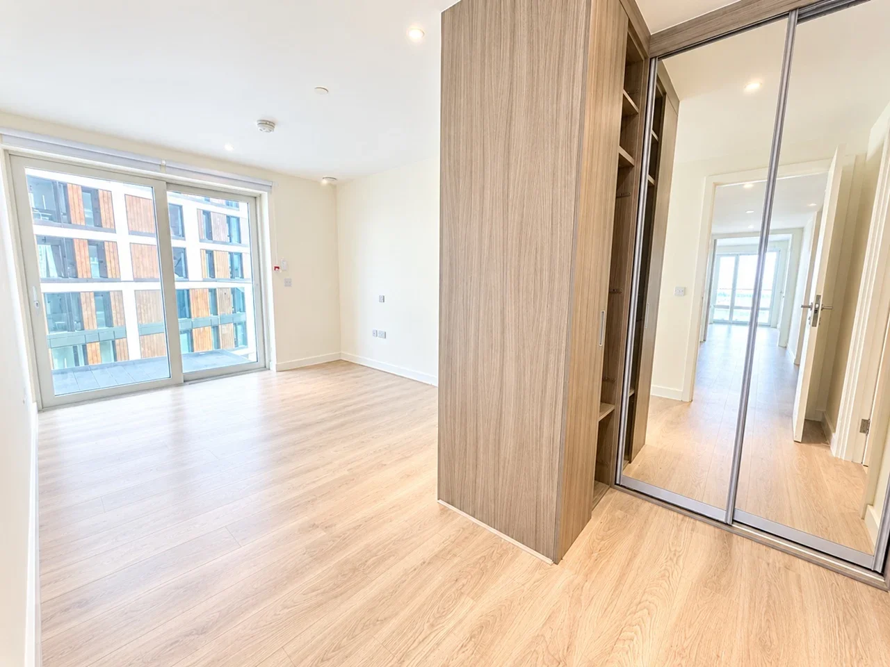 Flat Duke of Wellington Avenue in Greater London