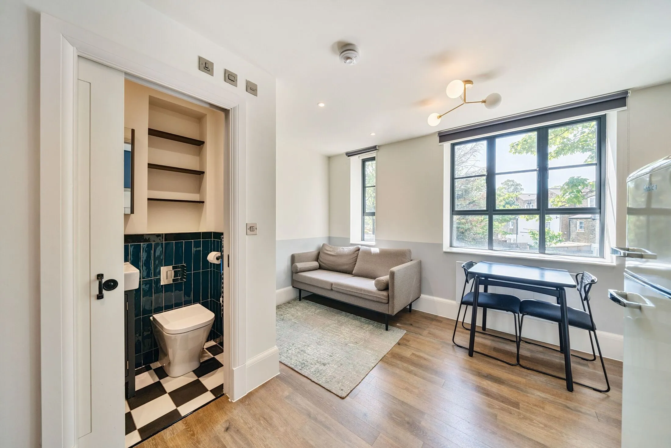 Flat Shakespeare Road in Greater London