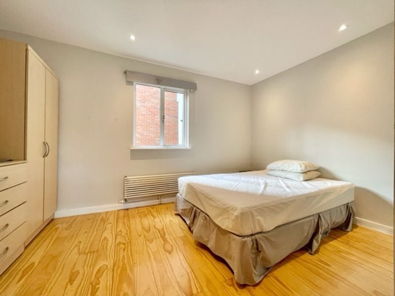 Flat Newington Causeway in Greater London