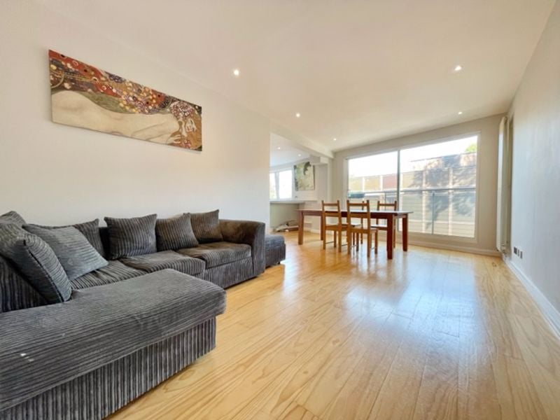 Flat Newington Causeway in Greater London