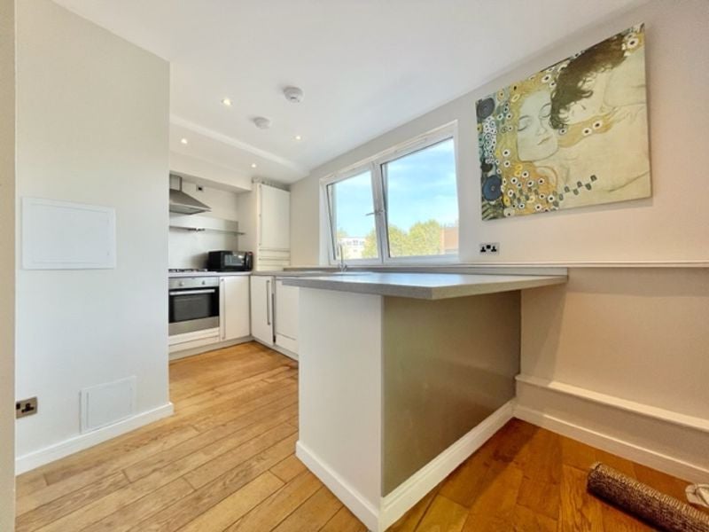 Flat Newington Causeway in Greater London