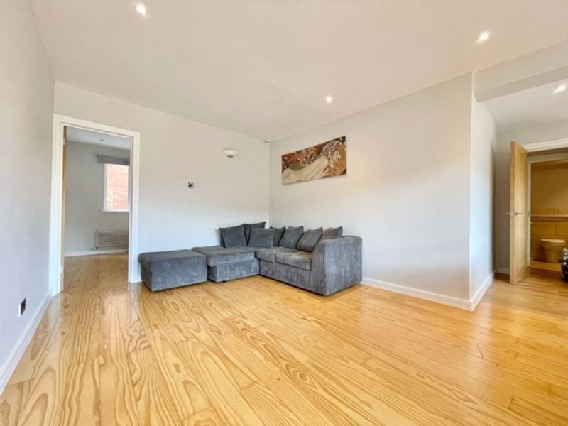 Flat Newington Causeway in Greater London