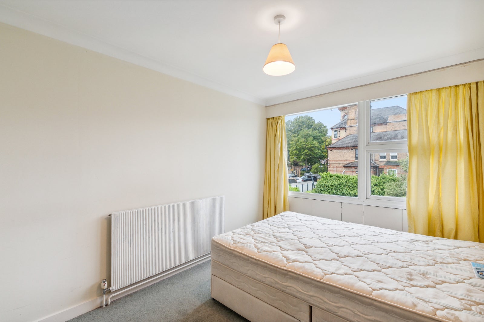 House Tintern Close in Greater London