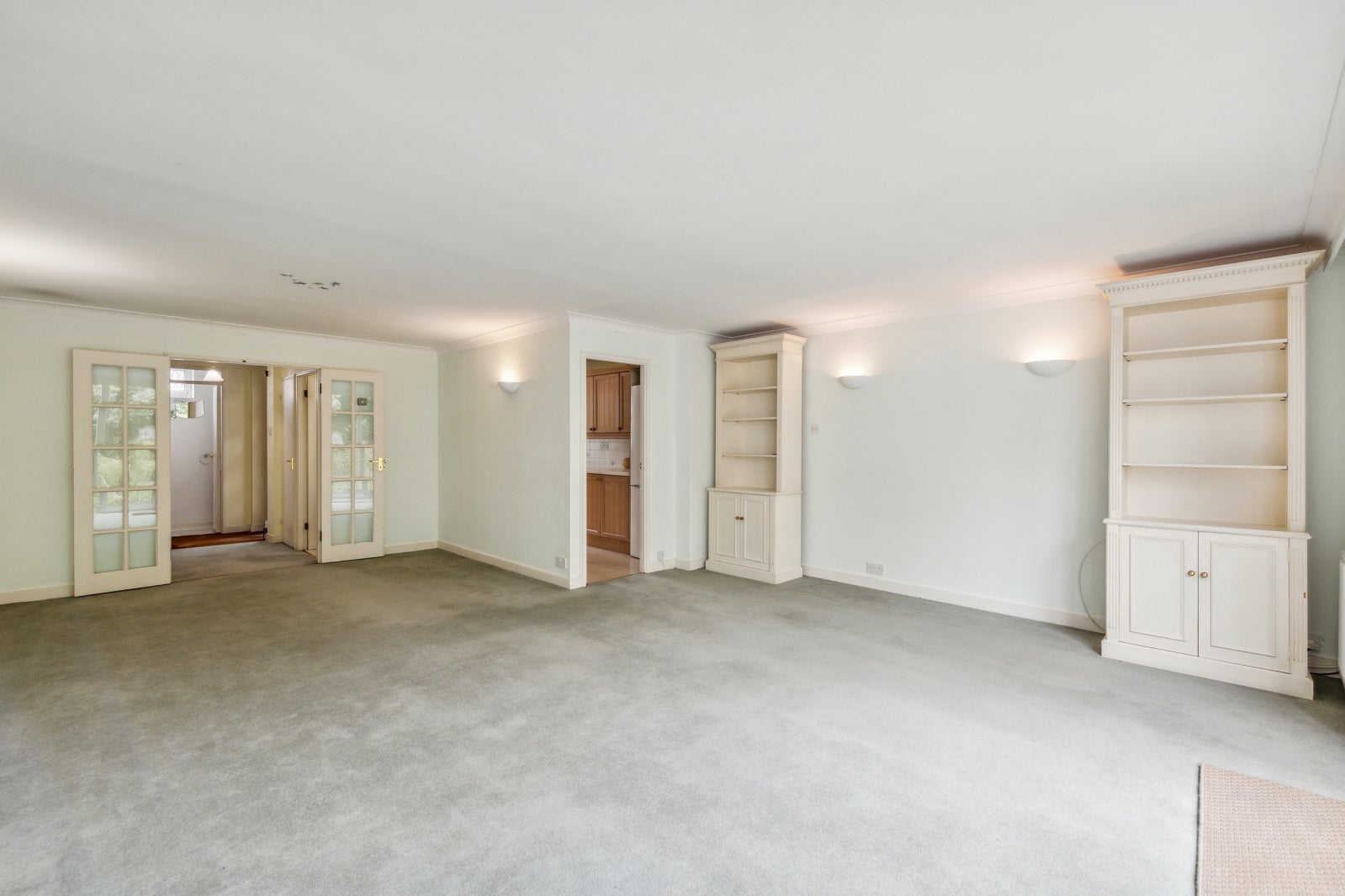 House Tintern Close in Greater London