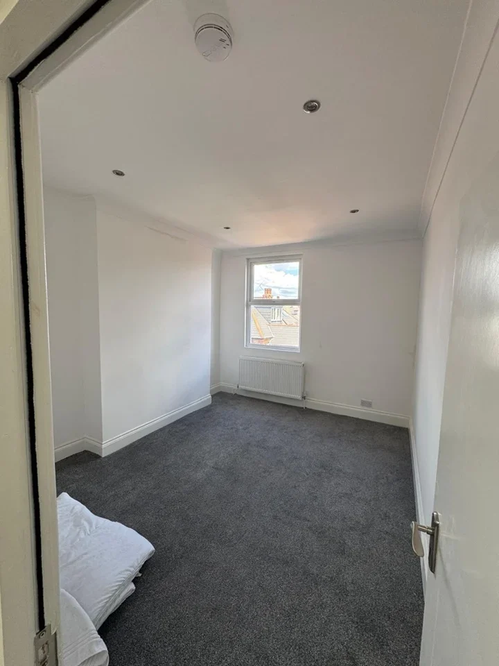 Flat Cricklewood Broadway in Greater London