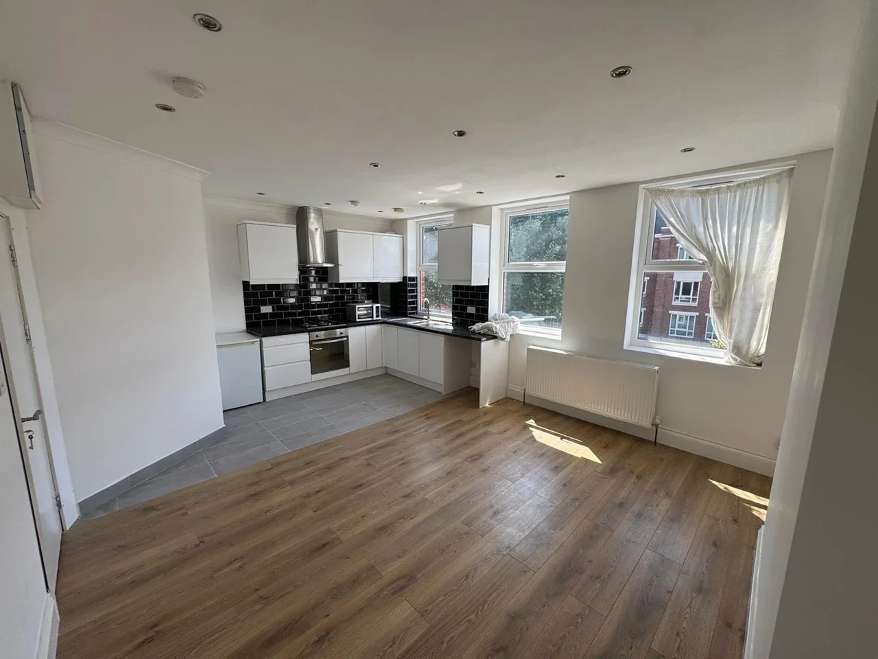Flat Cricklewood Broadway in Greater London
